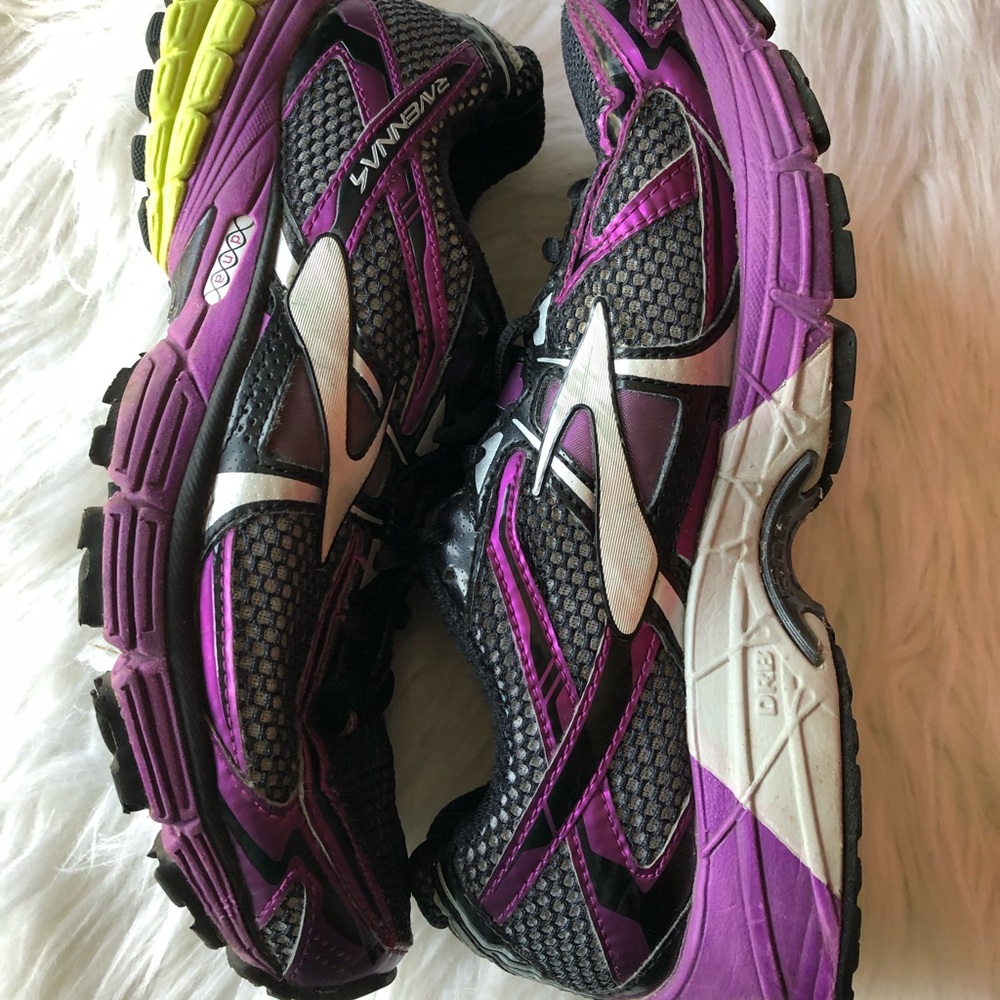 Brooks Ravenna 4 Running Shoes EUC!